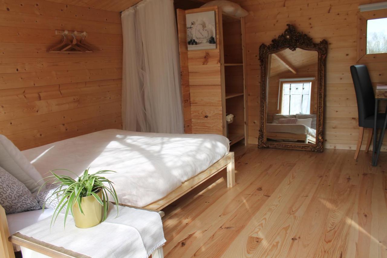 Chambre Studio Photo Chalet Sdb Partagee A Proximite Chavagne Εξωτερικό φωτογραφία